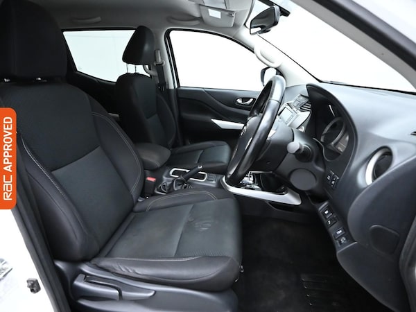 Used Nissan Navara 2020 for sale - 75787272: Photo 2