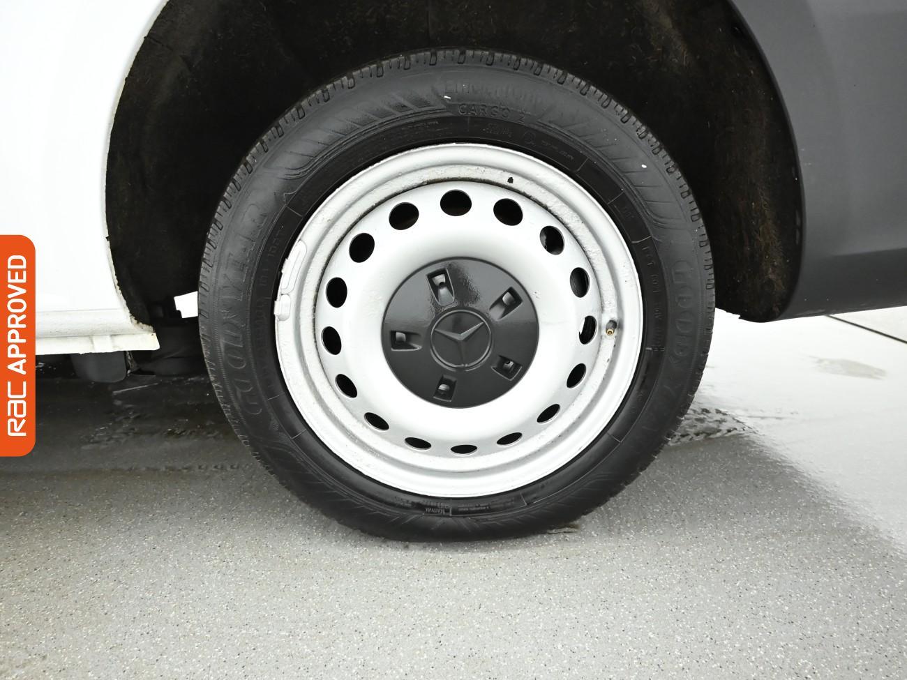 Used Mercedes-Benz Vito 2020 for sale - 76955437: Photo 13