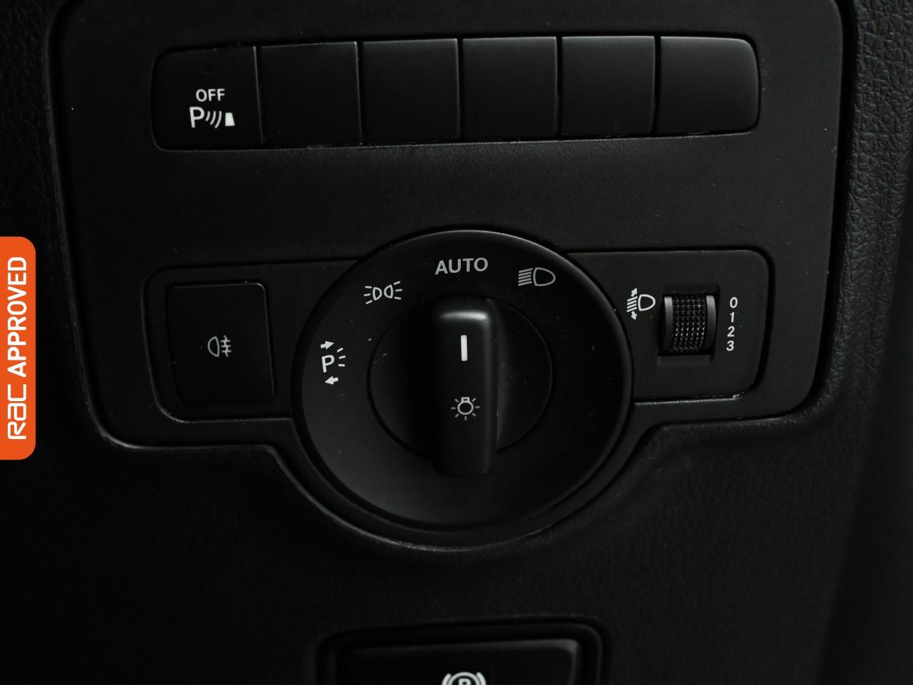 Used Mercedes-Benz Vito 2020 for sale - 76955437: Photo 23