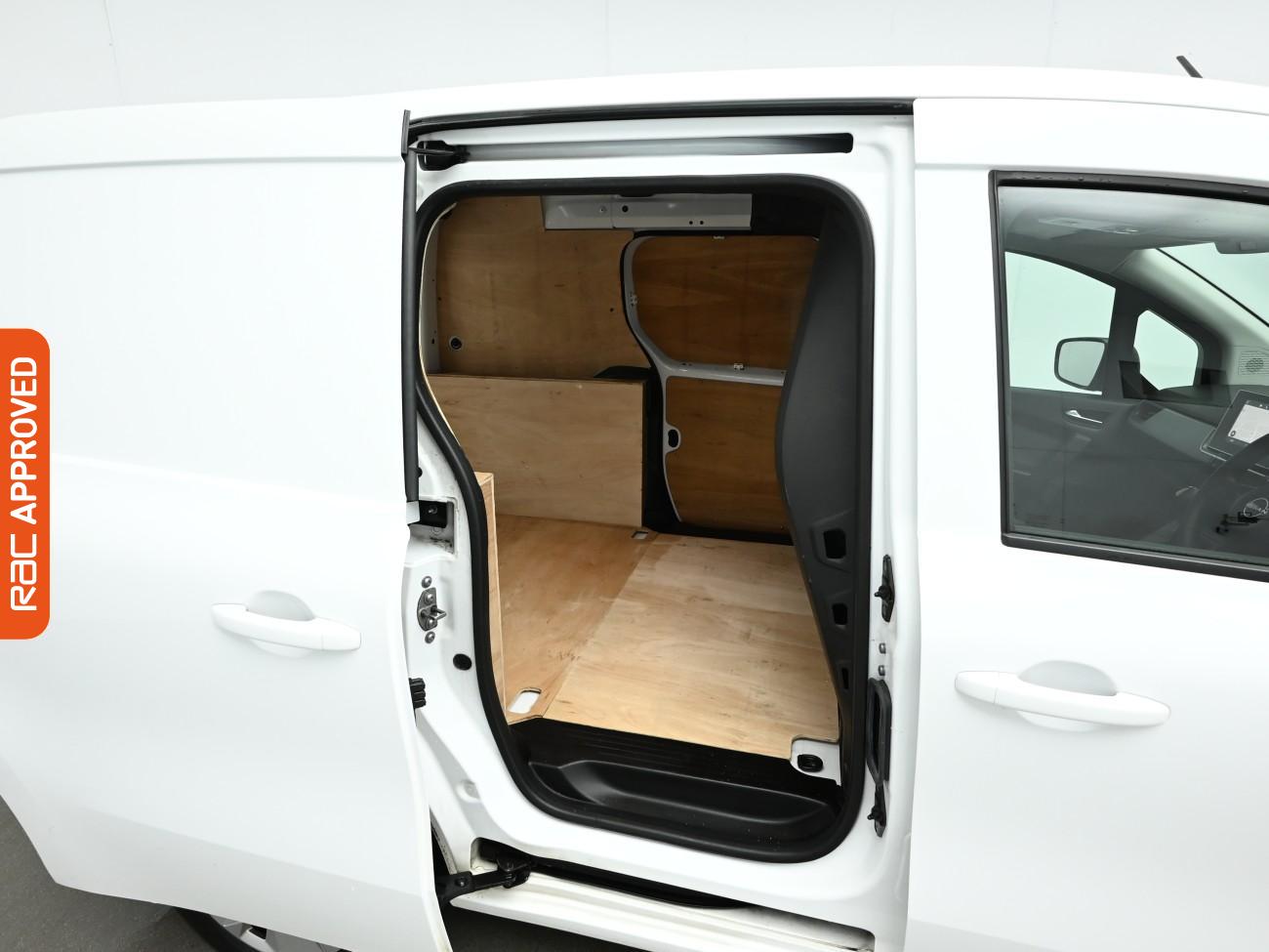 Used Nissan Other 2023 for sale - 77000604: Photo 15