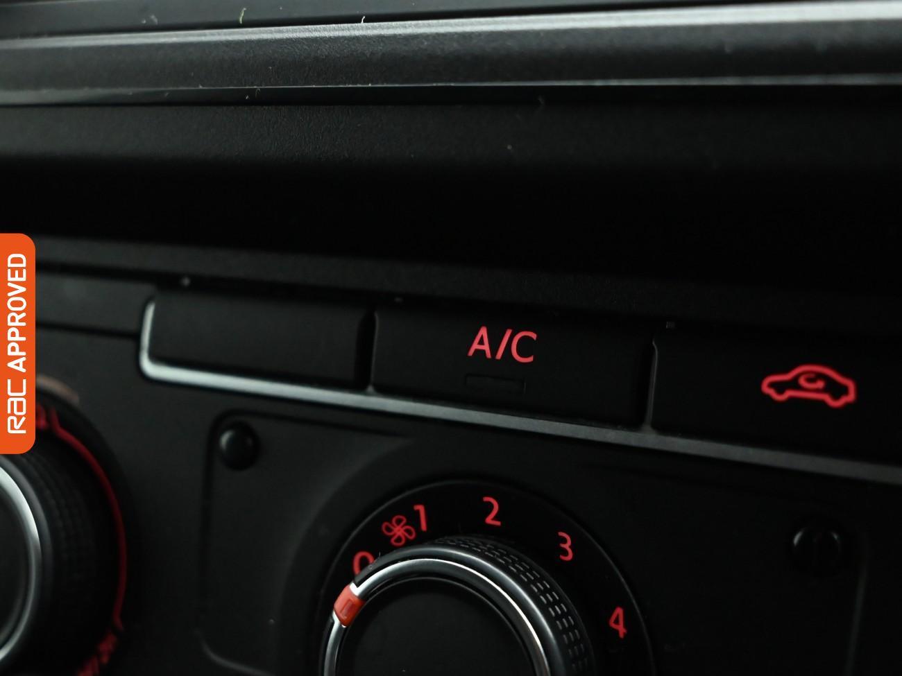 Used Volkswagen Transporter 2019 for sale - 77000620: Photo 17