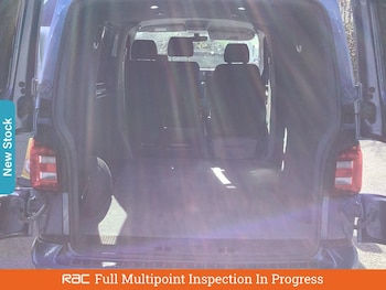 Used Volkswagen Transporter 2018 for sale - 78092229: Photo