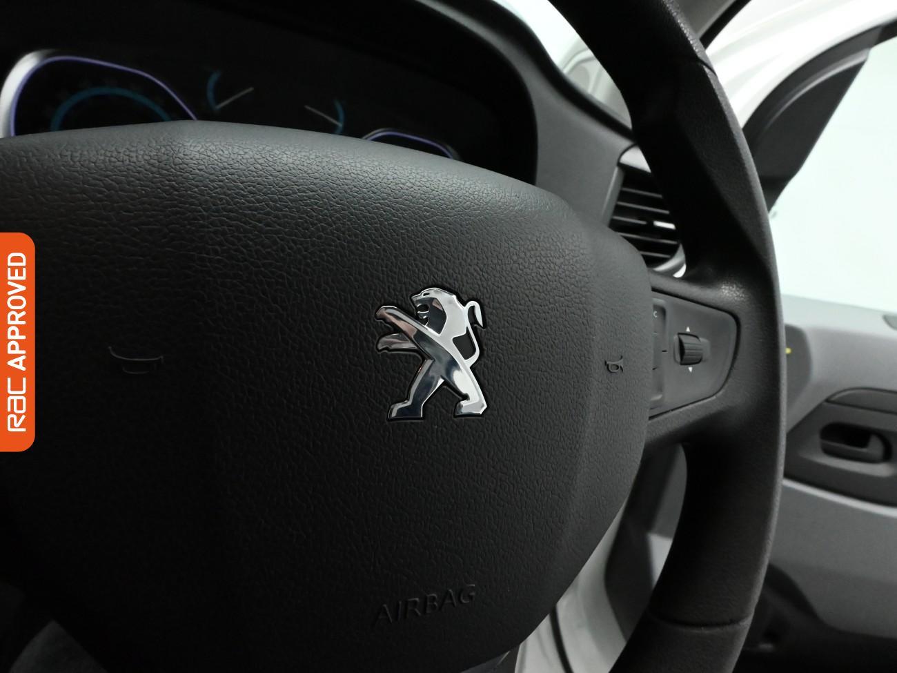 Used Peugeot e-Expert 2021 for sale - 76782946: Photo 25