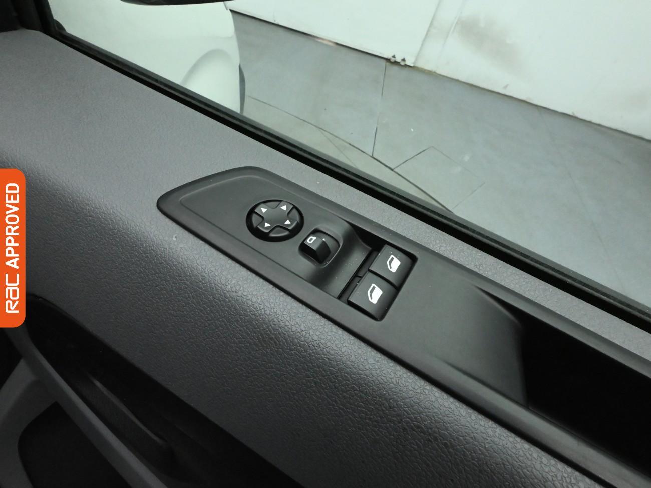 Used Peugeot e-Expert 2021 for sale - 76782946: Photo 27