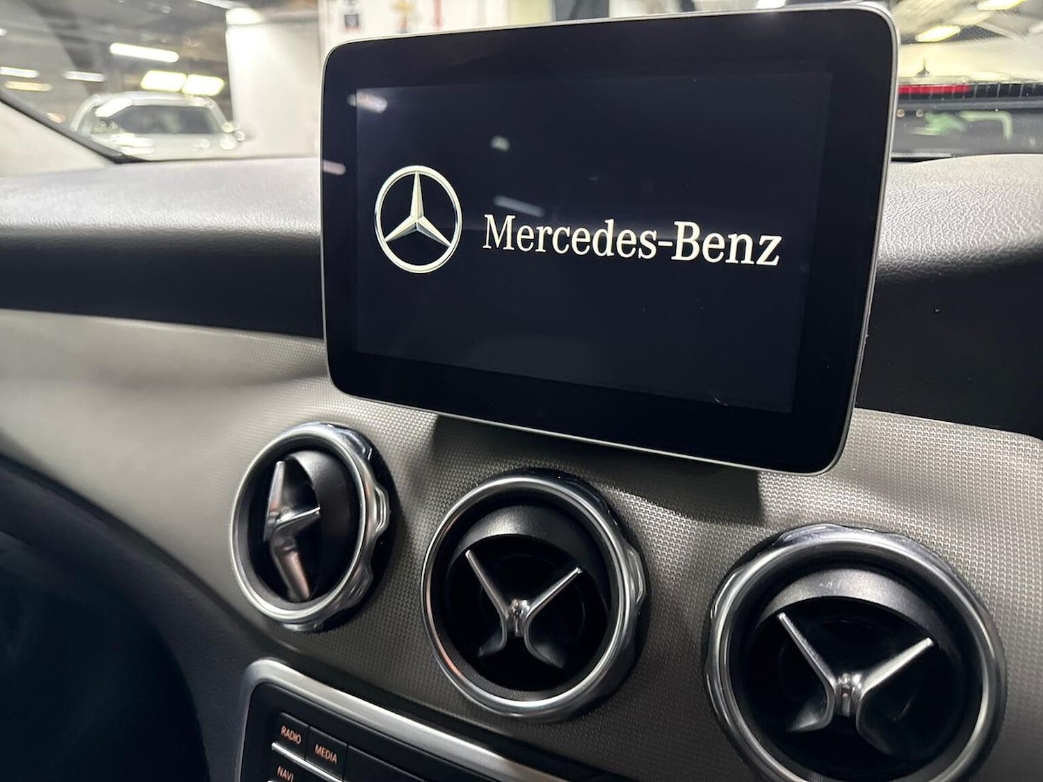Used Mercedes-Benz GLA 2018 for sale - 76877982: Photo 11