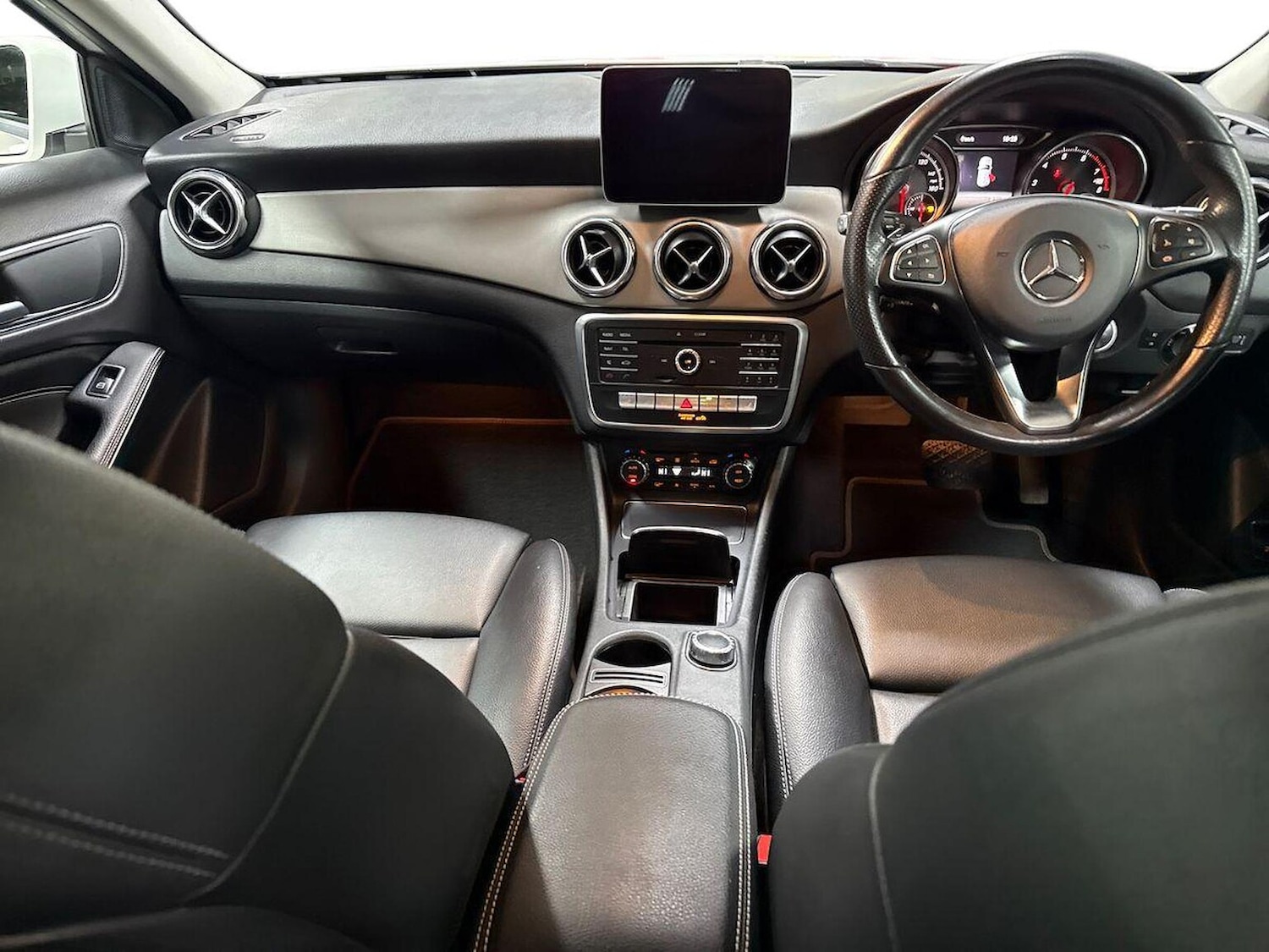 Used Mercedes-Benz GLA 2018 for sale - 76877982: Photo 8