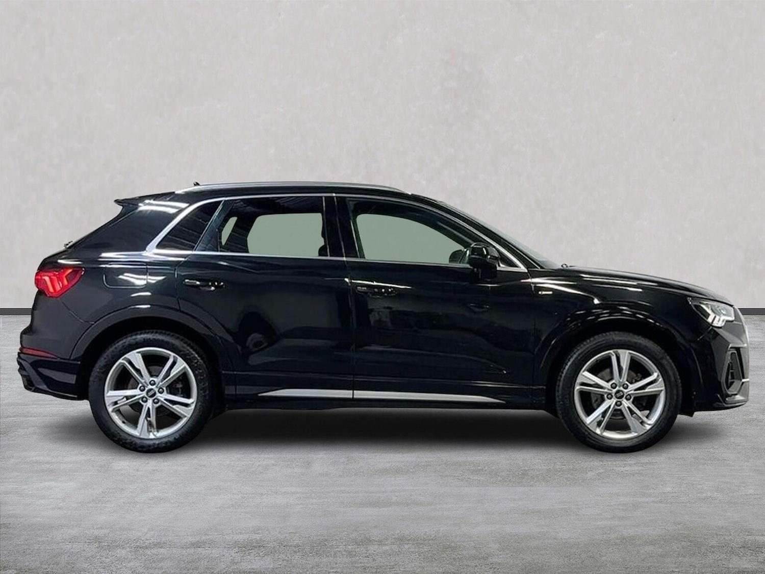 Used Audi Q3 2021 for sale - 76300732: Photo 3