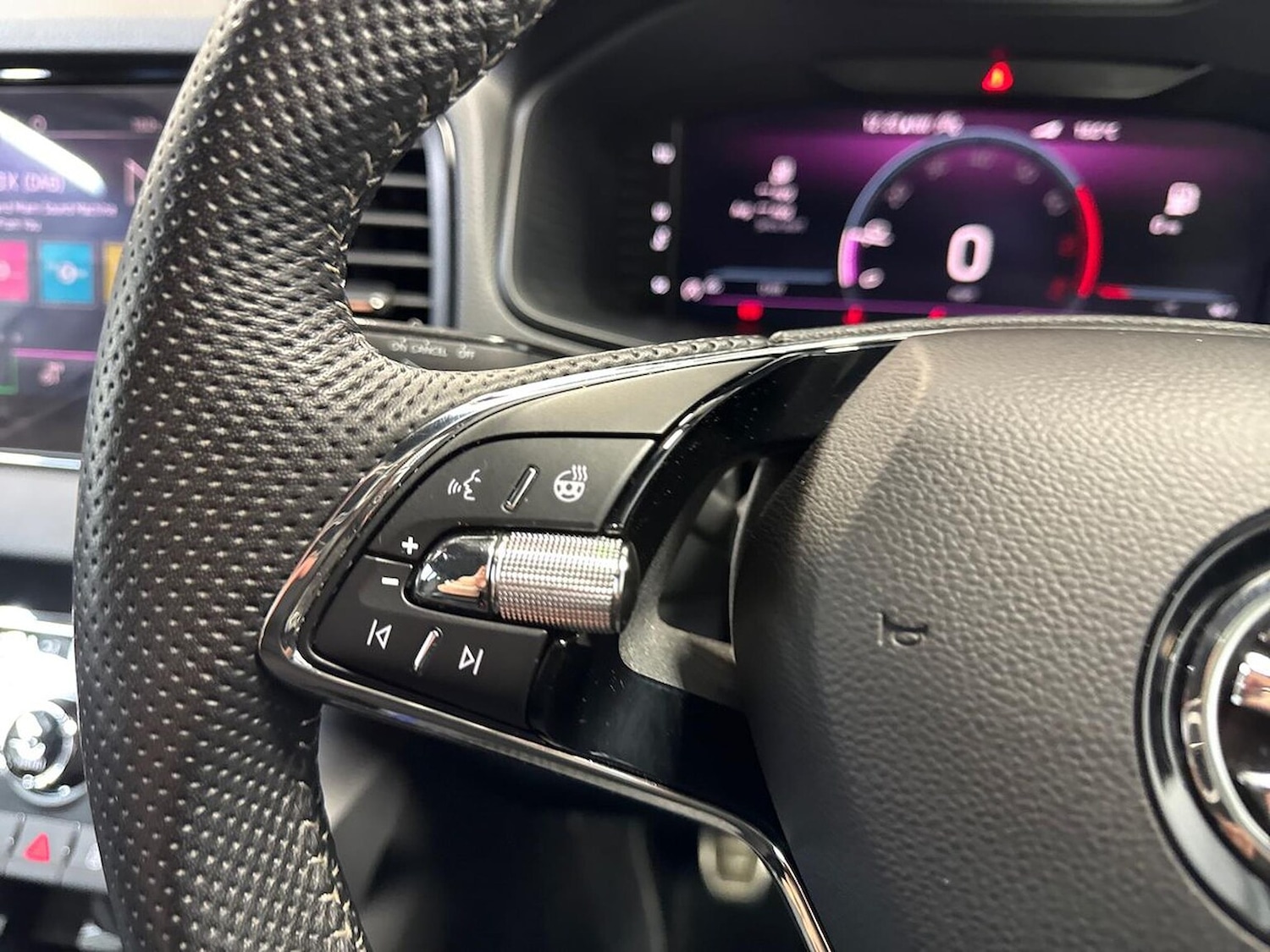 Used Skoda Karoq 2022 for sale - 76127186: Photo 24