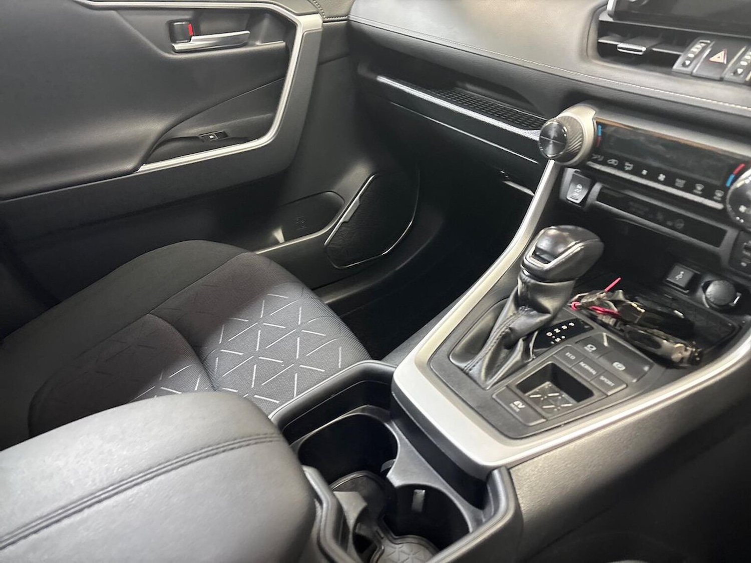 Used Toyota RAV4 2020 for sale - 76387196: Photo 13