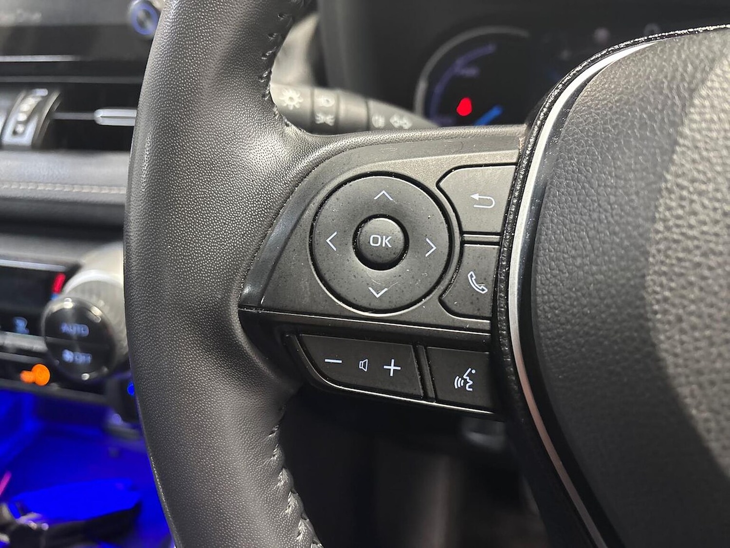 Used Toyota RAV4 2020 for sale - 76387196: Photo 25