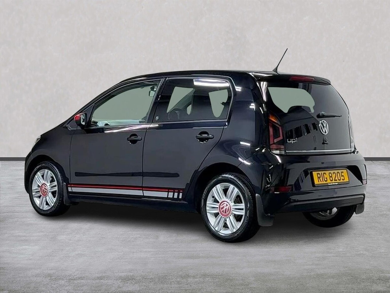 Used Volkswagen up! 2016 for sale - 76412476: Photo 2