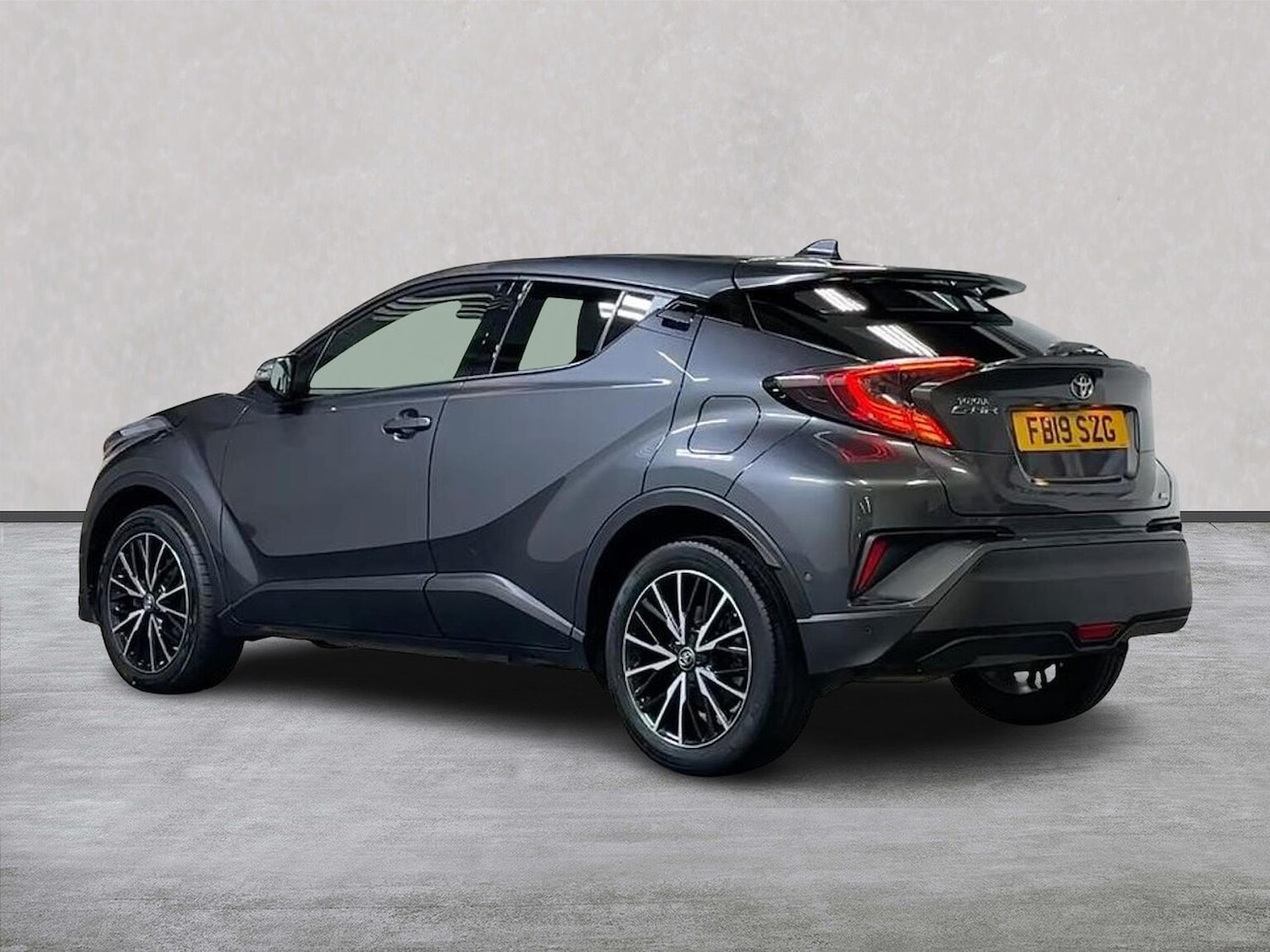 Used Toyota C-HR 2019 for sale - 77056899: Photo 2