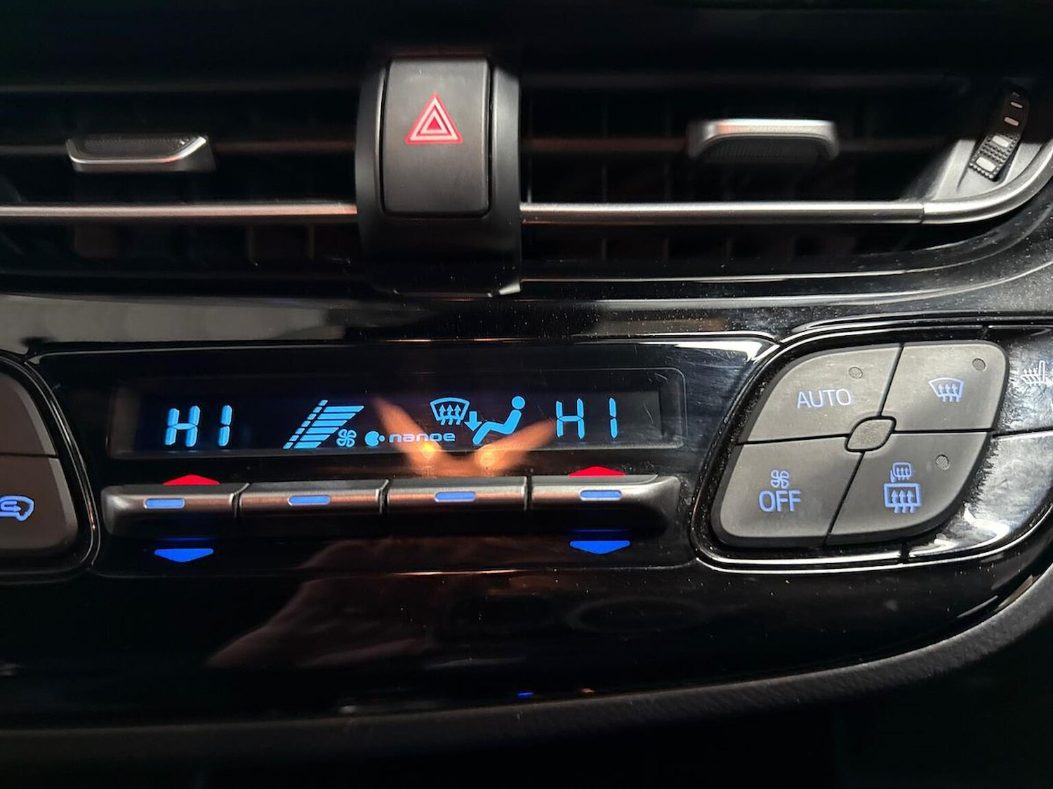 Used Toyota C-HR 2019 for sale - 77056899: Photo 22