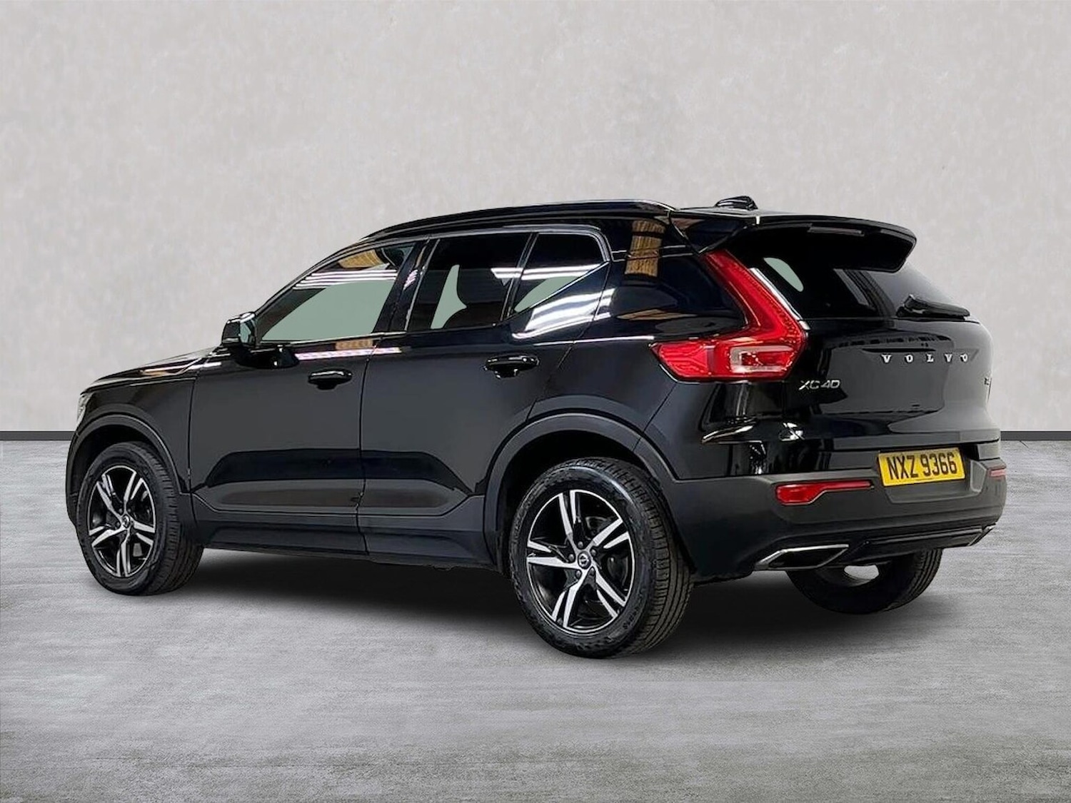 Used Volvo XC40 2020 for sale - 76450548: Photo 2