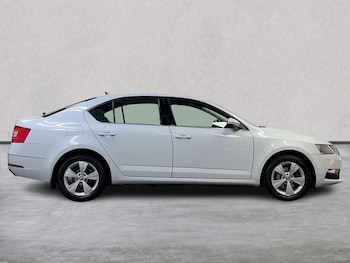 Used Skoda Octavia 2020 for sale - 75524021: Photo