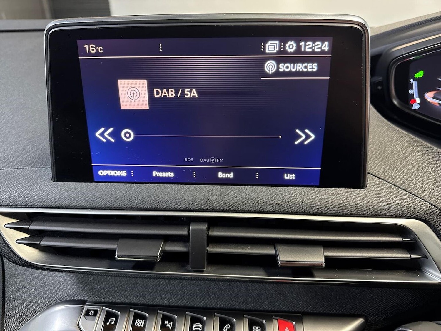 Used Peugeot 5008 2019 for sale - 76932303: Photo 11