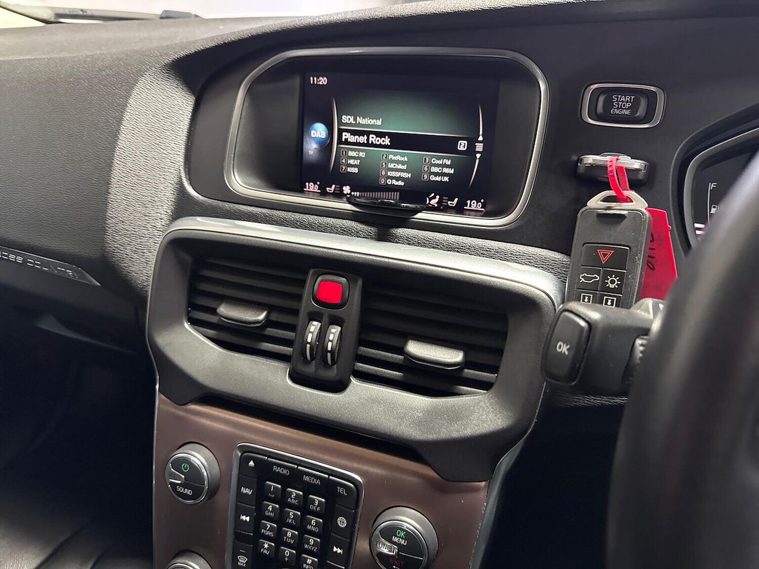 Used Volvo V40 2017 for sale - 76193162: Photo 11