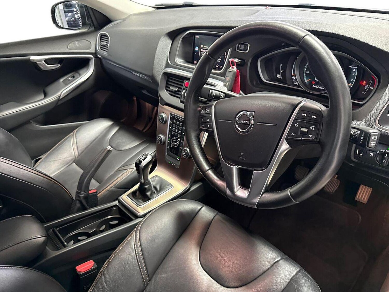 Used Volvo V40 2017 for sale - 76193162: Photo 15