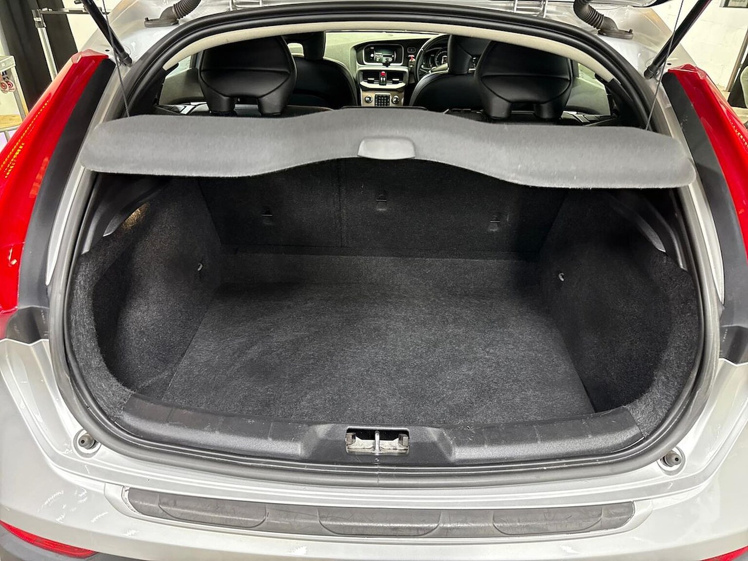 Used Volvo V40 2017 for sale - 76193162: Photo 17