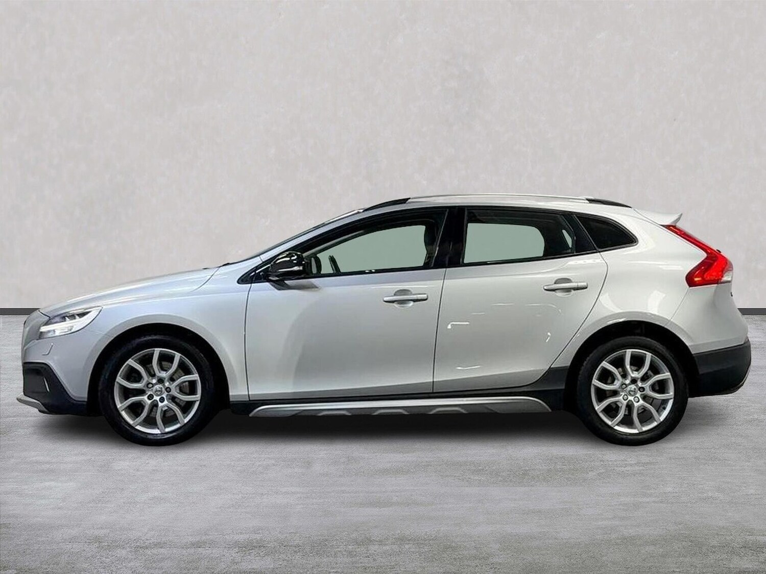 Used Volvo V40 2017 for sale - 76193162: Photo 19