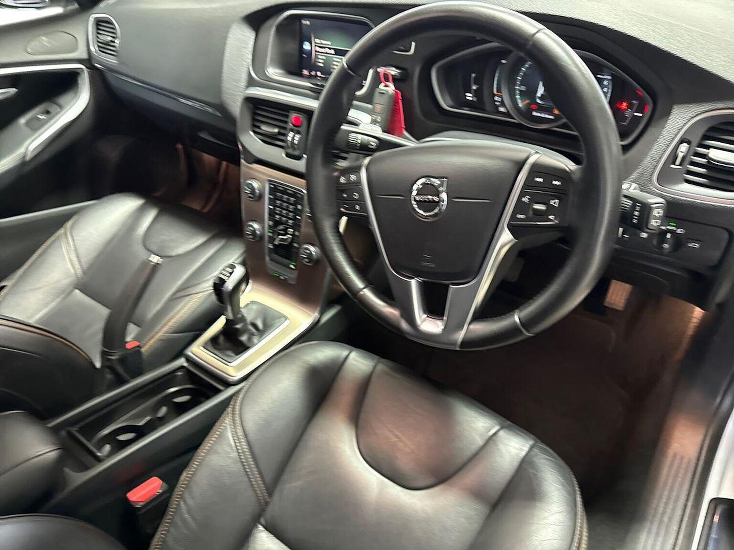 Used Volvo V40 2017 for sale - 76193162: Photo 9