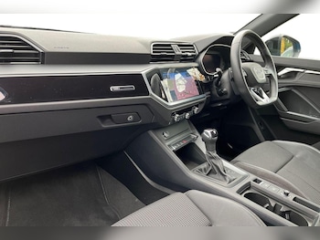 Used Audi Q3 2022 for sale - 76674971: Photo