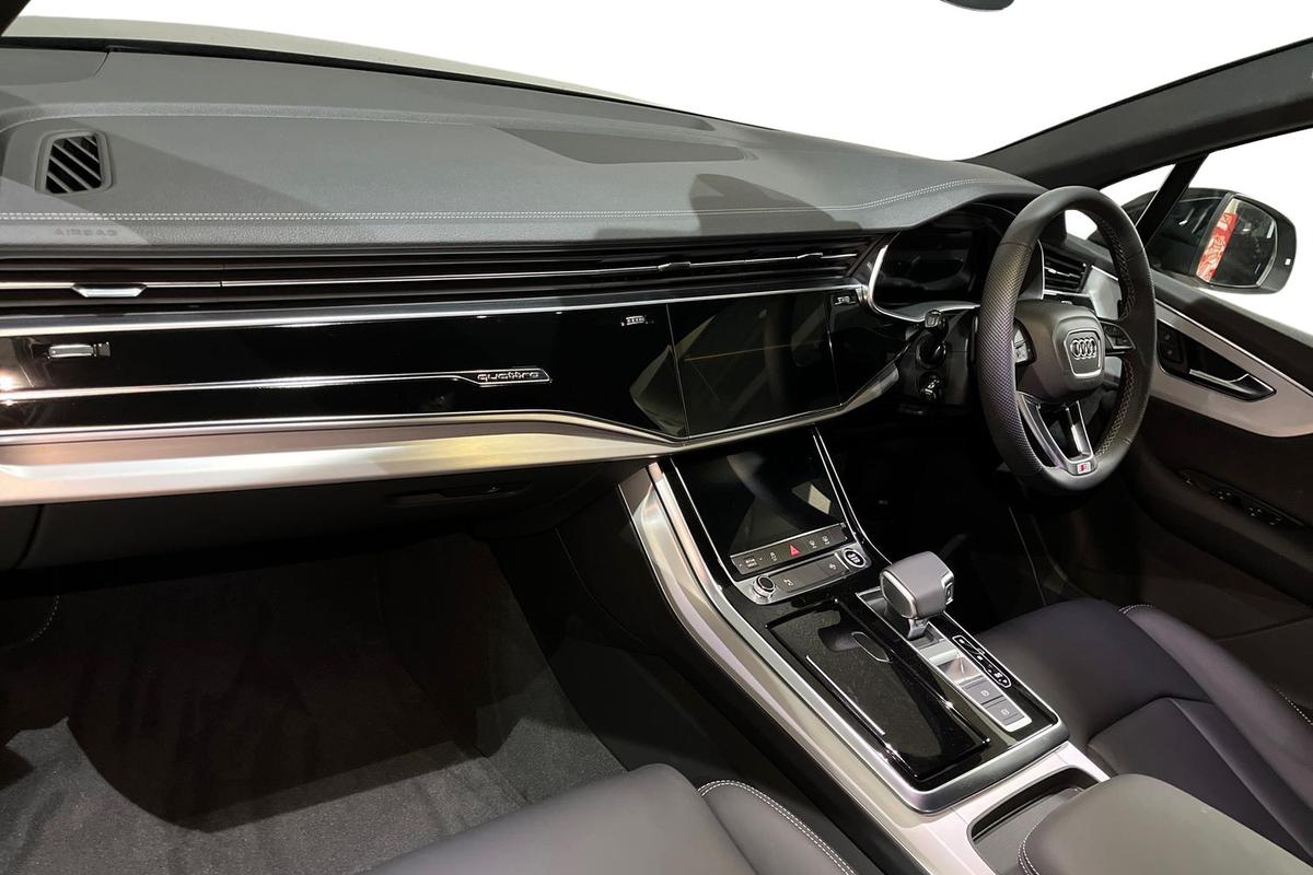 Used Audi Q7 2024 for sale - 76677191: Photo 2