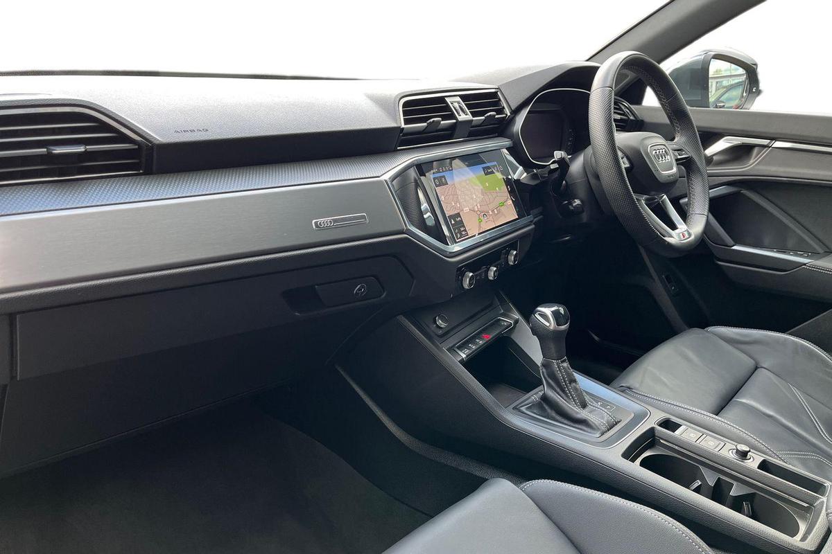 Used Audi Q3 2024 for sale - 76677949: Photo 2