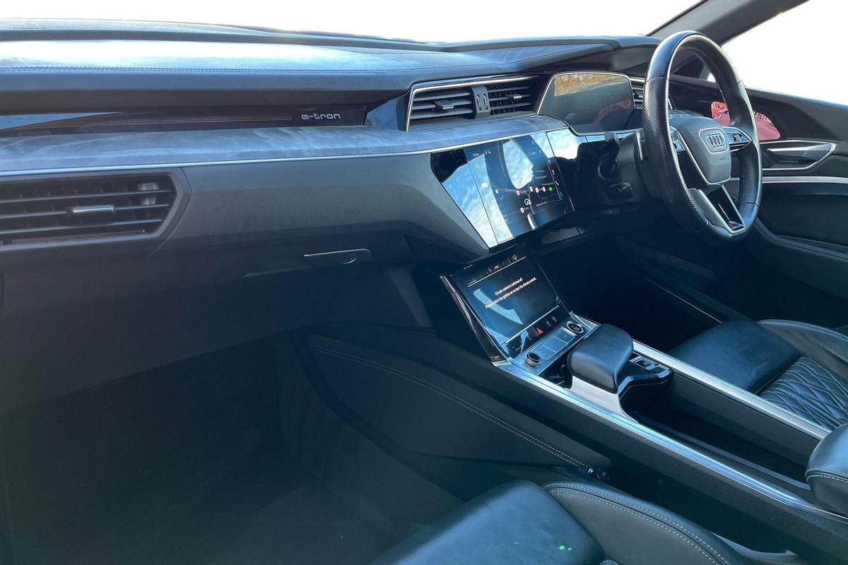 Used Audi e-tron 2022 for sale - 77533350: Photo 2