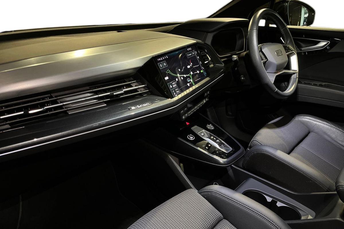 Used Audi Q4 e-tron 2023 for sale - 78145545: Photo 2