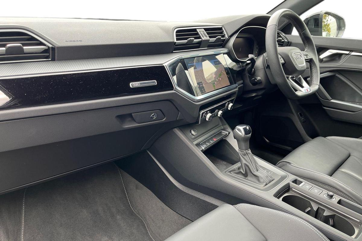 Used Audi Q3 2024 for sale - 77532970: Photo 2