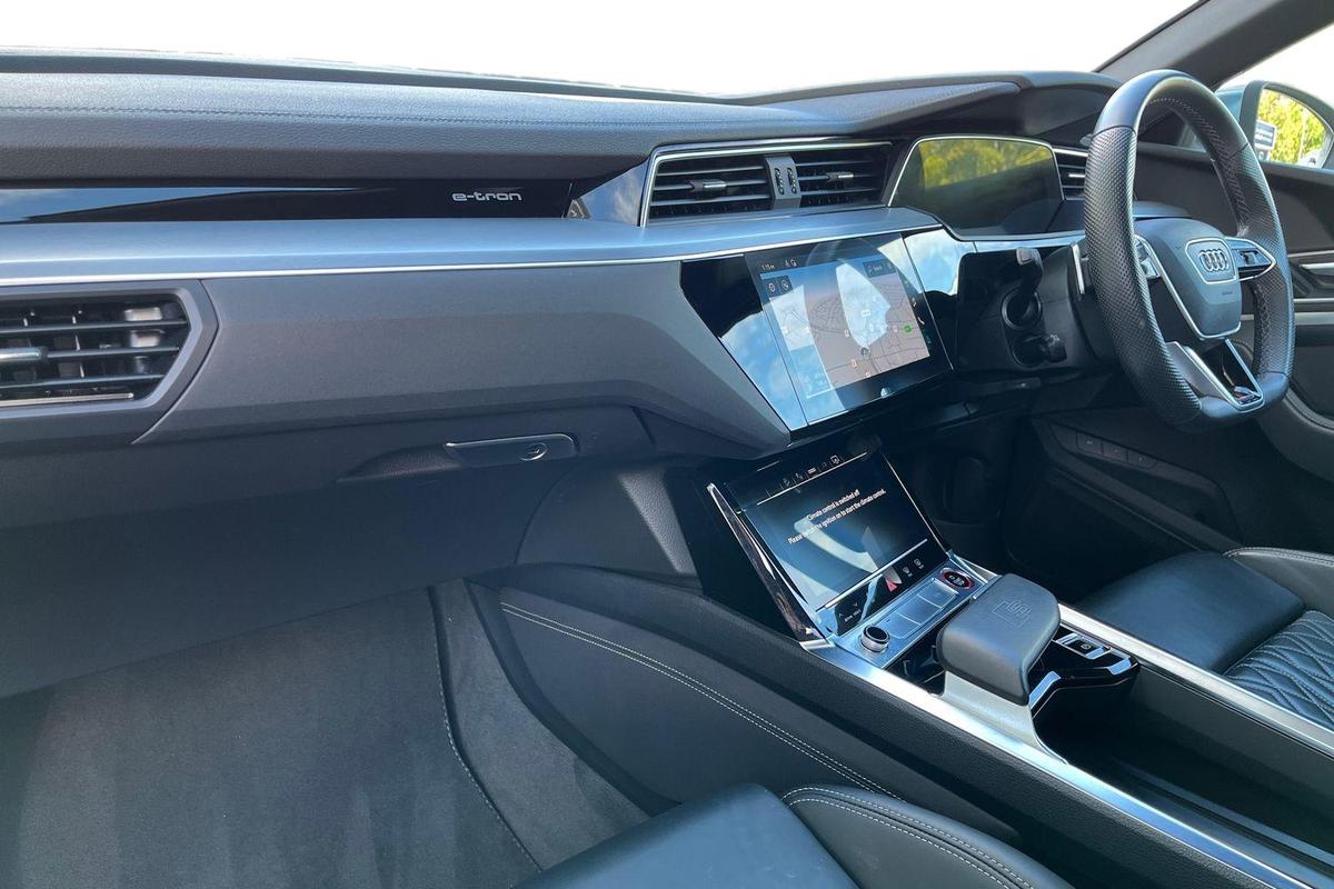 Used Audi e-tron 2021 for sale - 76681350: Photo 2