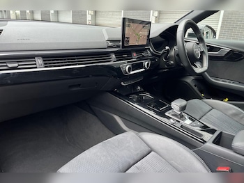 Used Audi A4 Avant 2024 for sale - 76231175: Photo