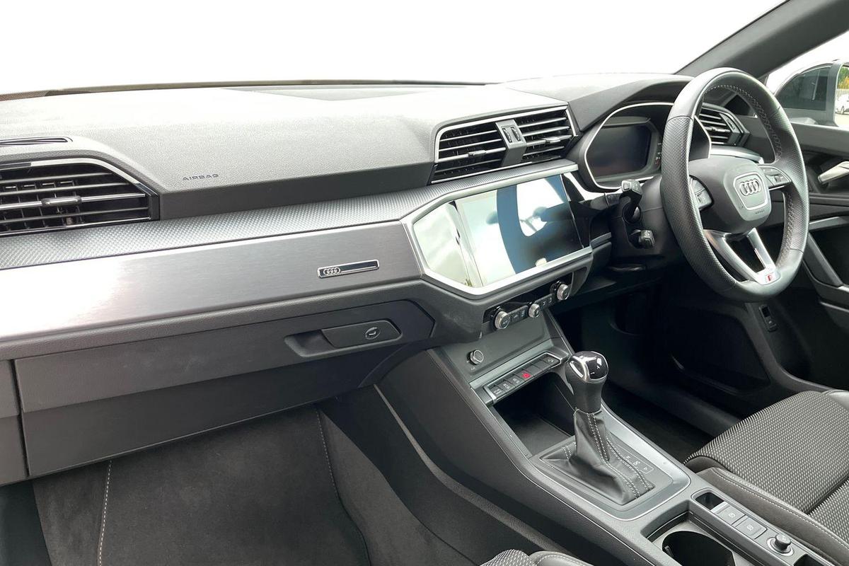 Used Audi Q3 2022 for sale - 76674381: Photo 2