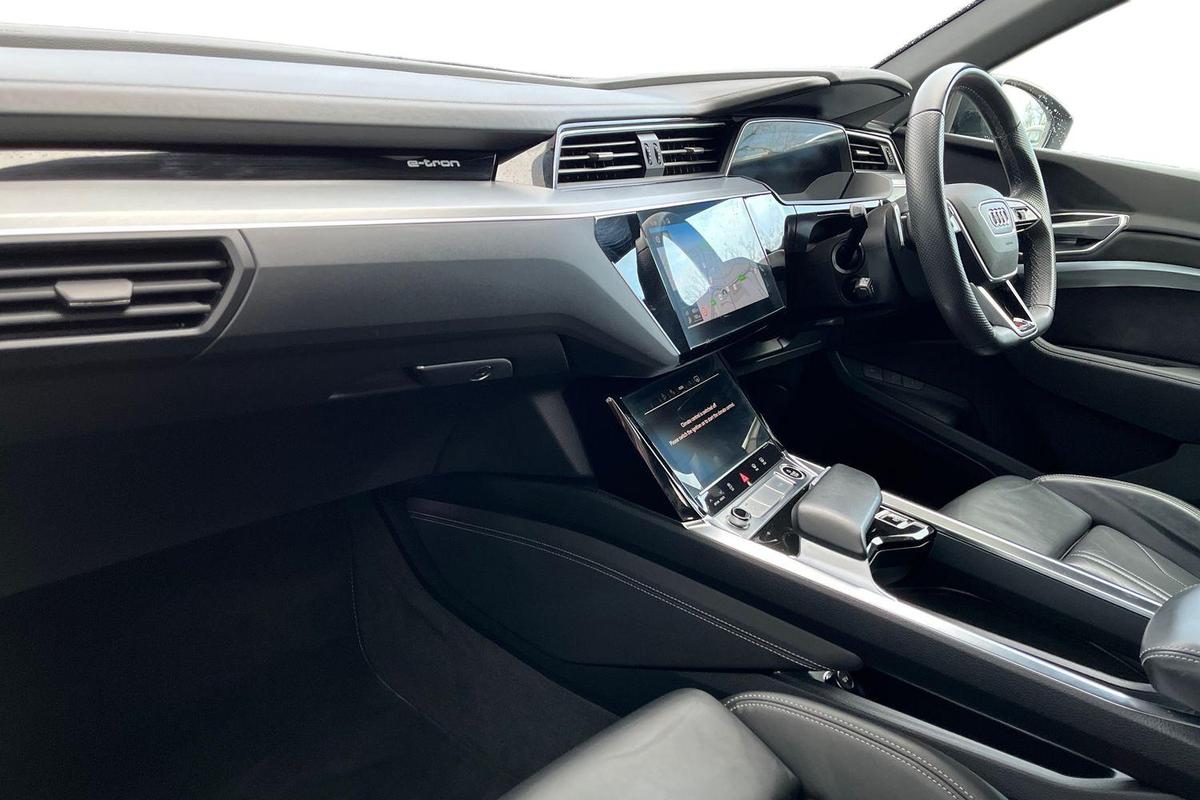 Used Audi e-tron 2022 for sale - 77533297: Photo 2