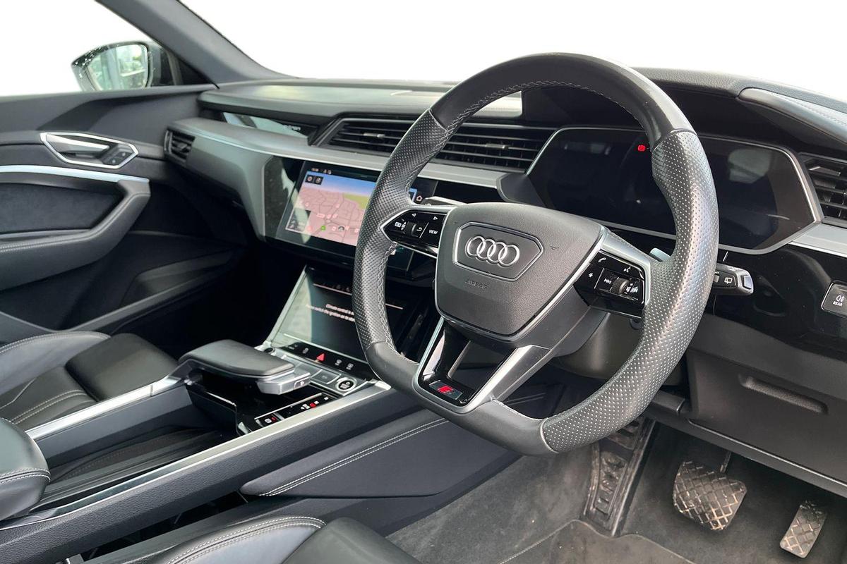 Used Audi e-tron 2022 for sale - 77533297: Photo 6