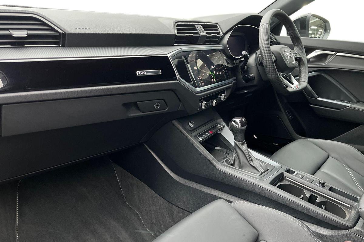 Used Audi Q3 2025 for sale - 77532808: Photo 2