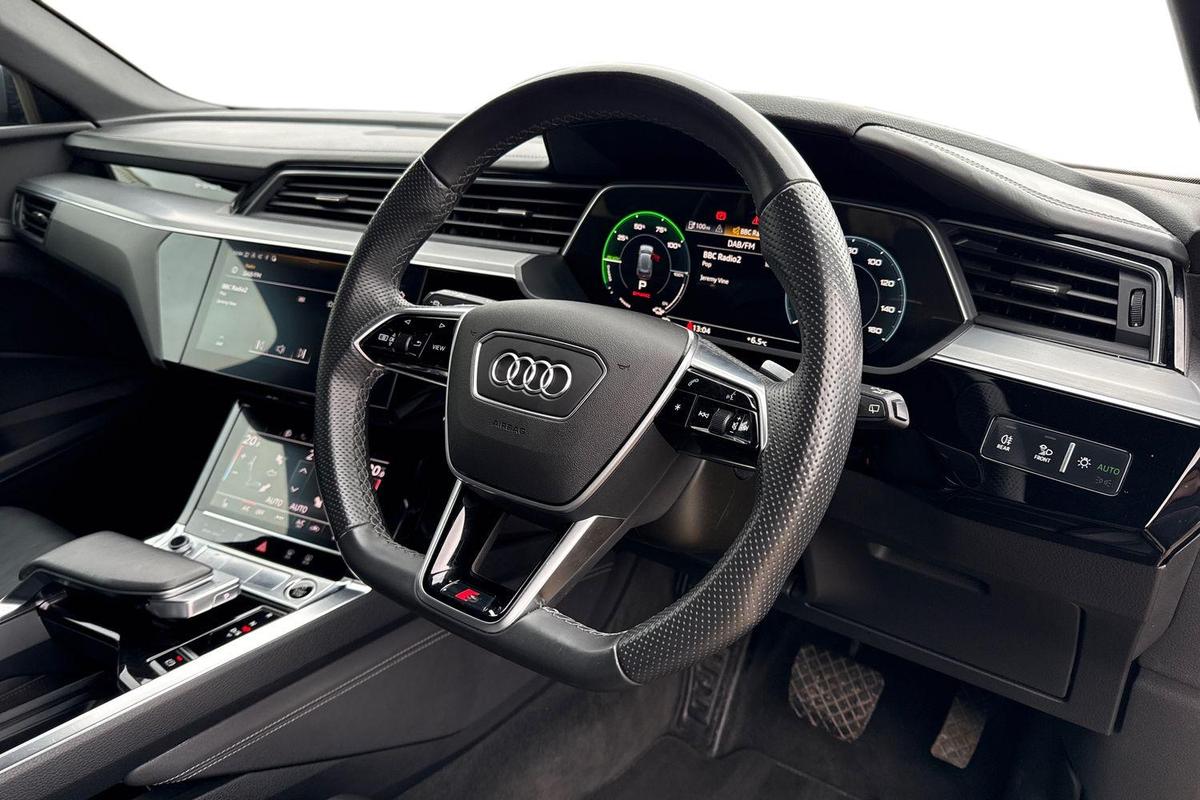 Used Audi e-tron 2022 for sale - 77873559: Photo 6