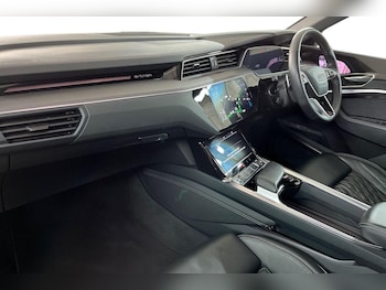 Used Audi Q8 2024 for sale - 78275184: Photo