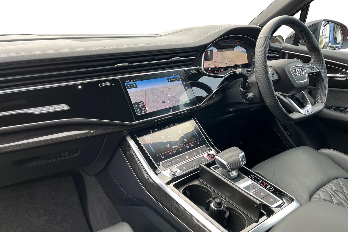 Used Audi Q7 2024 for sale - 76677532: Photo 2