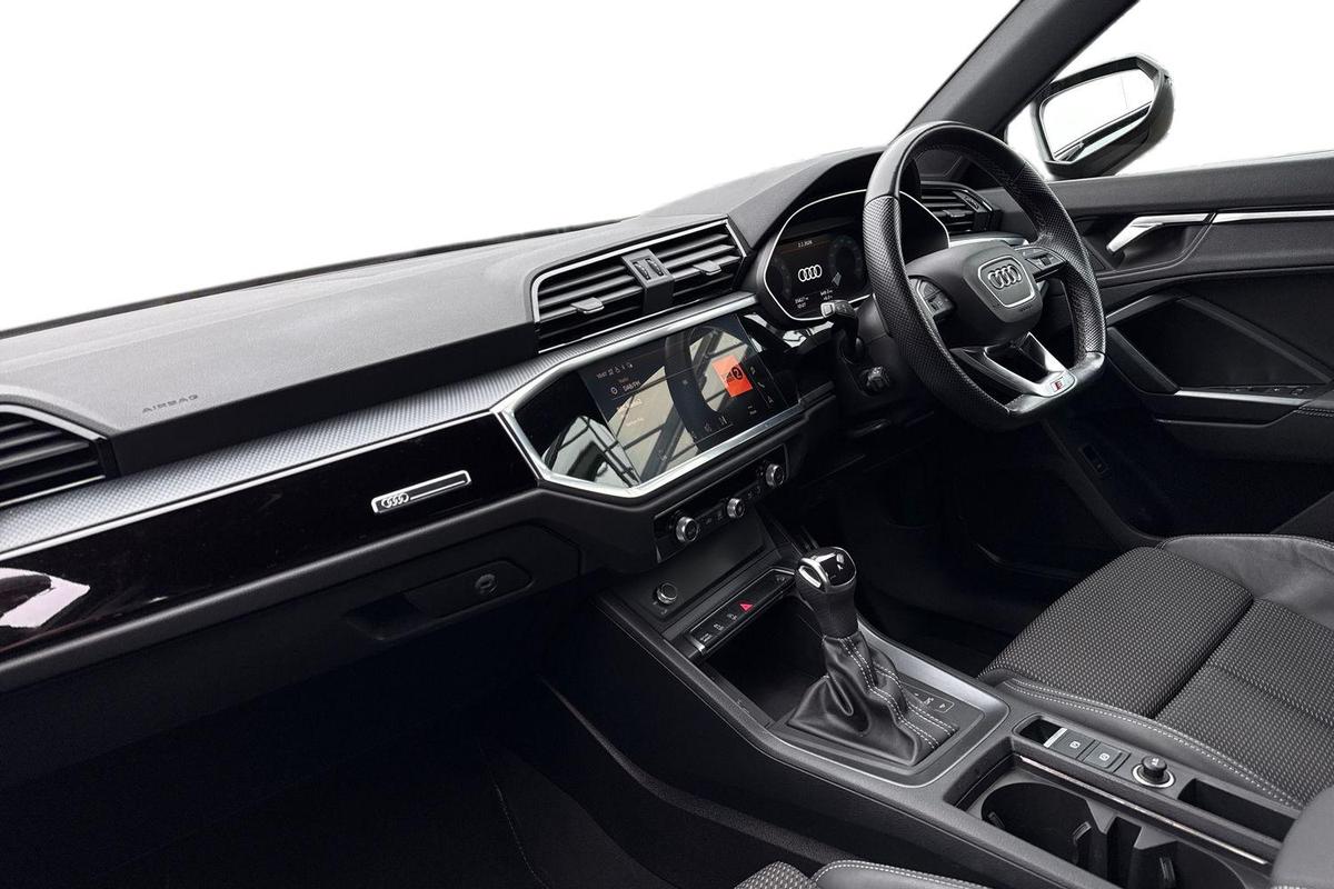 Used Audi Q3 2023 for sale - 77656484: Photo 2