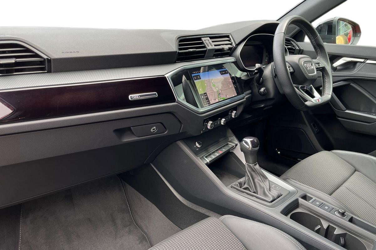 Used Audi Q3 2023 for sale - 77532965: Photo 2