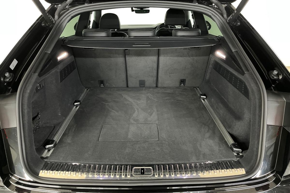 Used Audi Q8 2024 for sale - 77533103: Photo 12