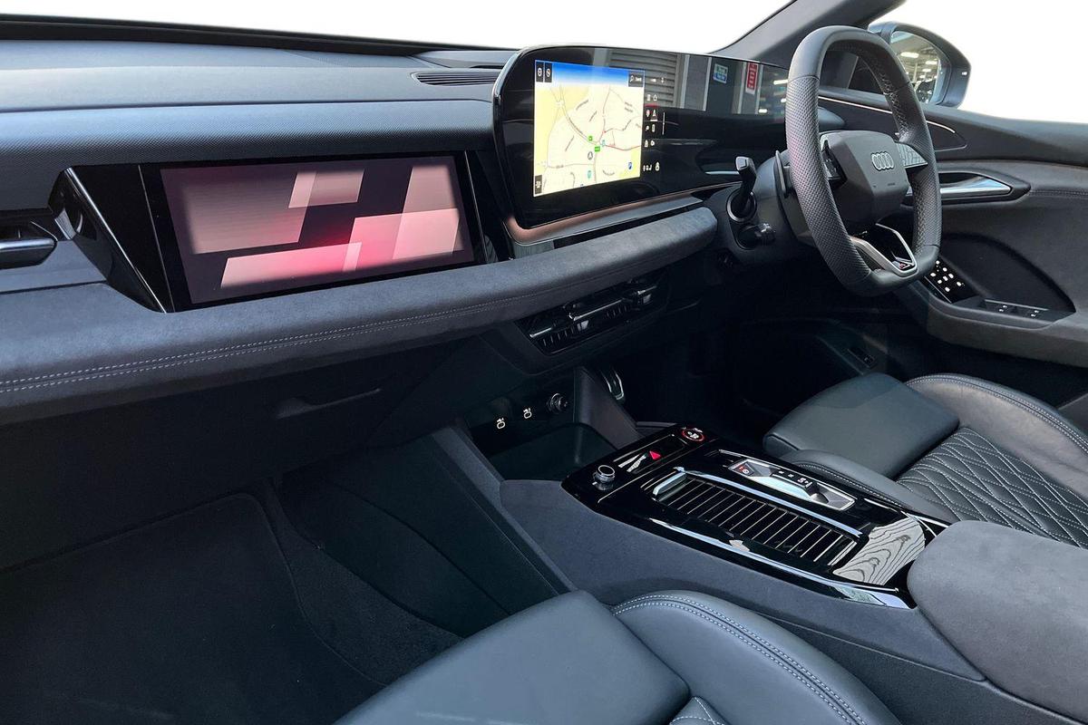 Used Audi Q6 e-tron 2024 for sale - 77332701: Photo 2