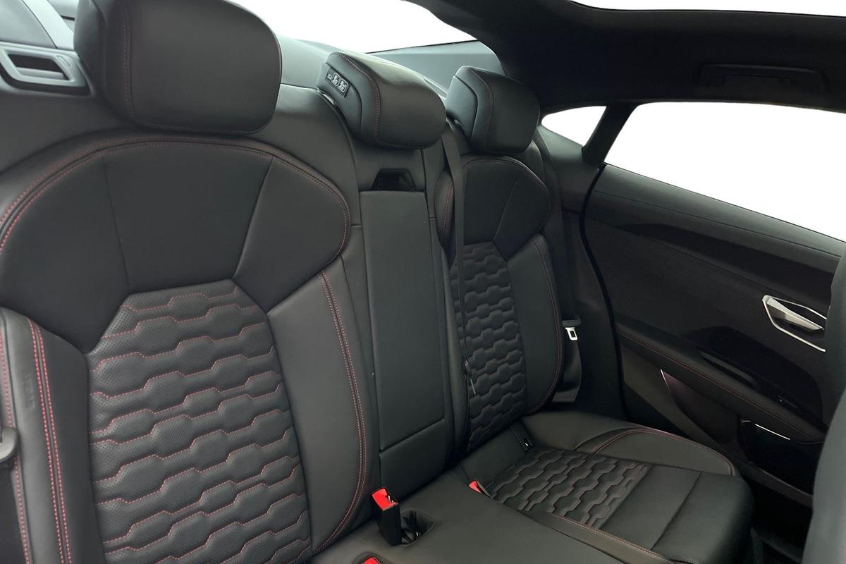 Used Audi e-tron GT 2024 for sale - 77418497: Photo 9