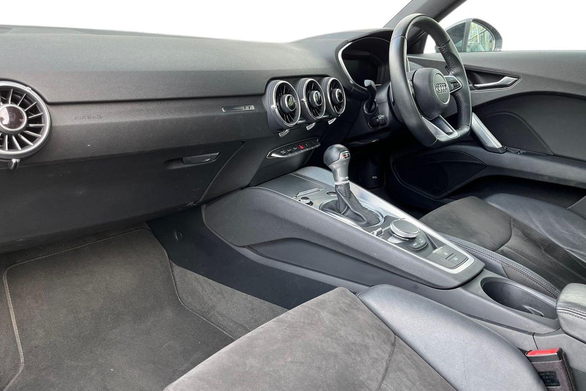 Used Audi TT 2021 for sale - 76674616: Photo 2