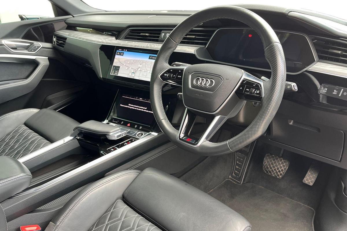 Used Audi e-tron 2022 for sale - 76674770: Photo 6