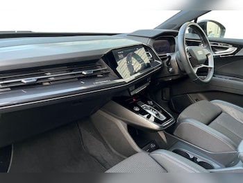 Used Audi Q4 e-tron 2021 for sale - 76674109: Photo