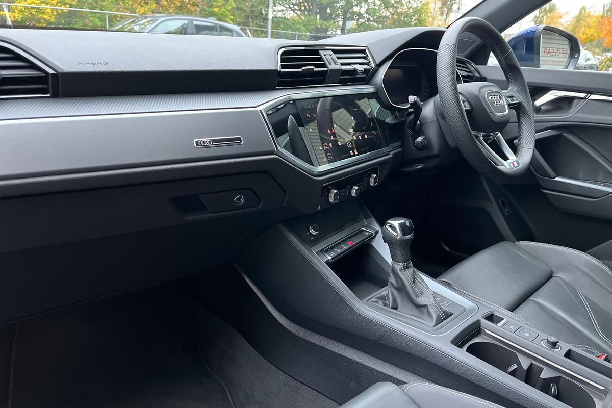 Used Audi Q3 2024 for sale - 77532818: Photo 2