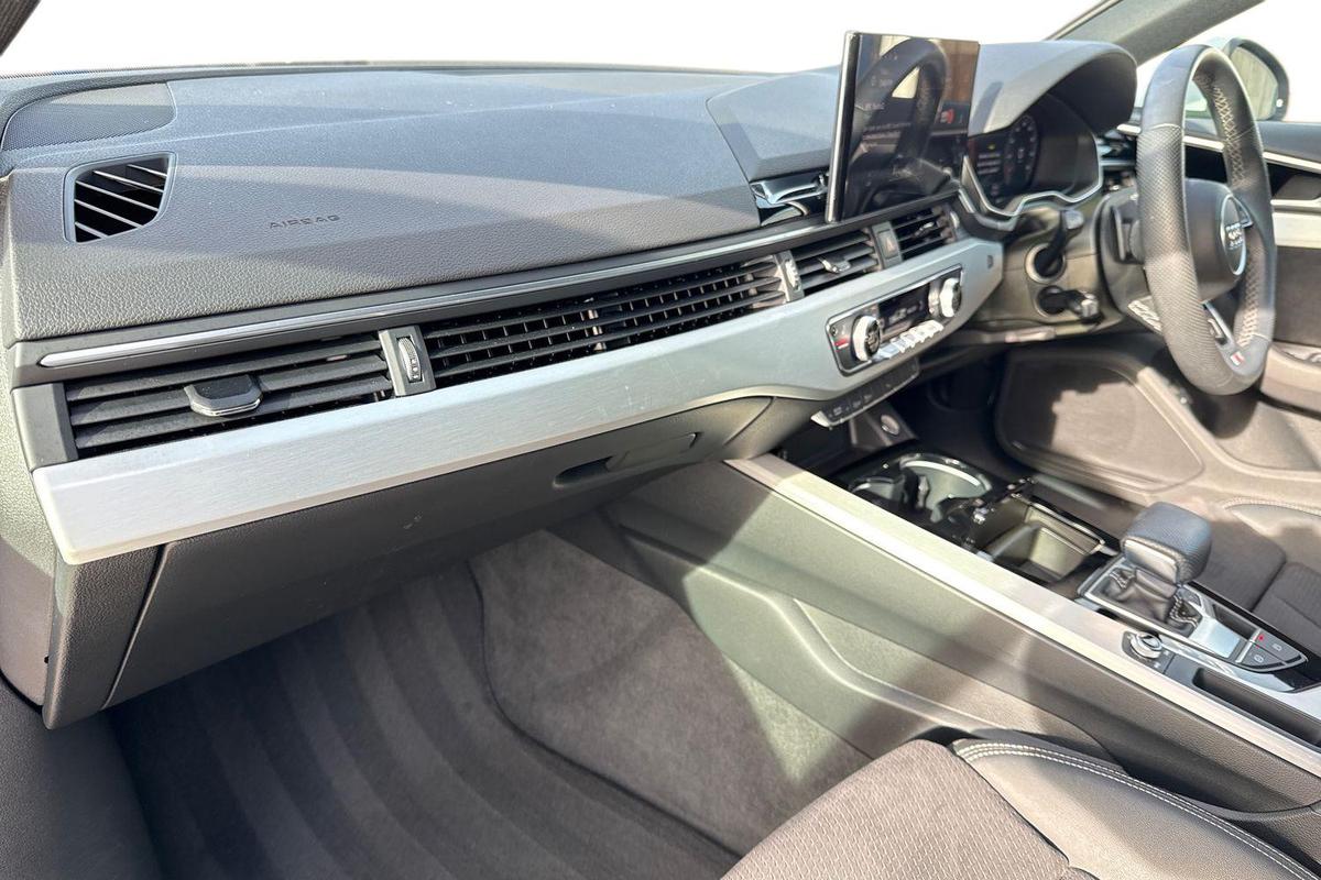 Used Audi A4 2022 for sale - 77653607: Photo 2